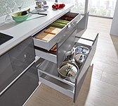Sehen Sie hier Küchen-Beispiele unserer Unterschränke sowie Schubladenschränke - Q.UNT-043